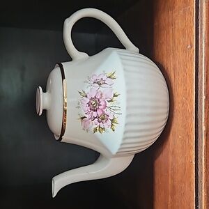 Teapot, Arthur Wood, England